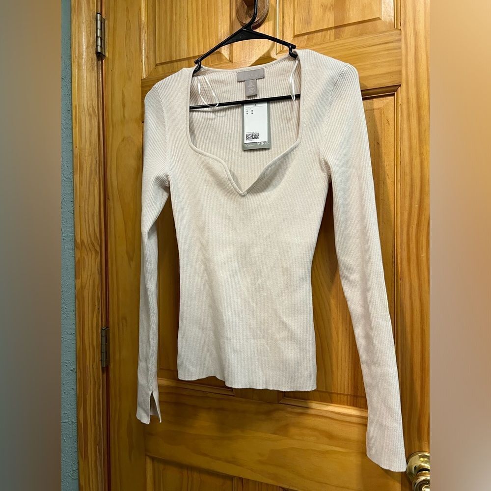 NWT H&M beige sweater size M